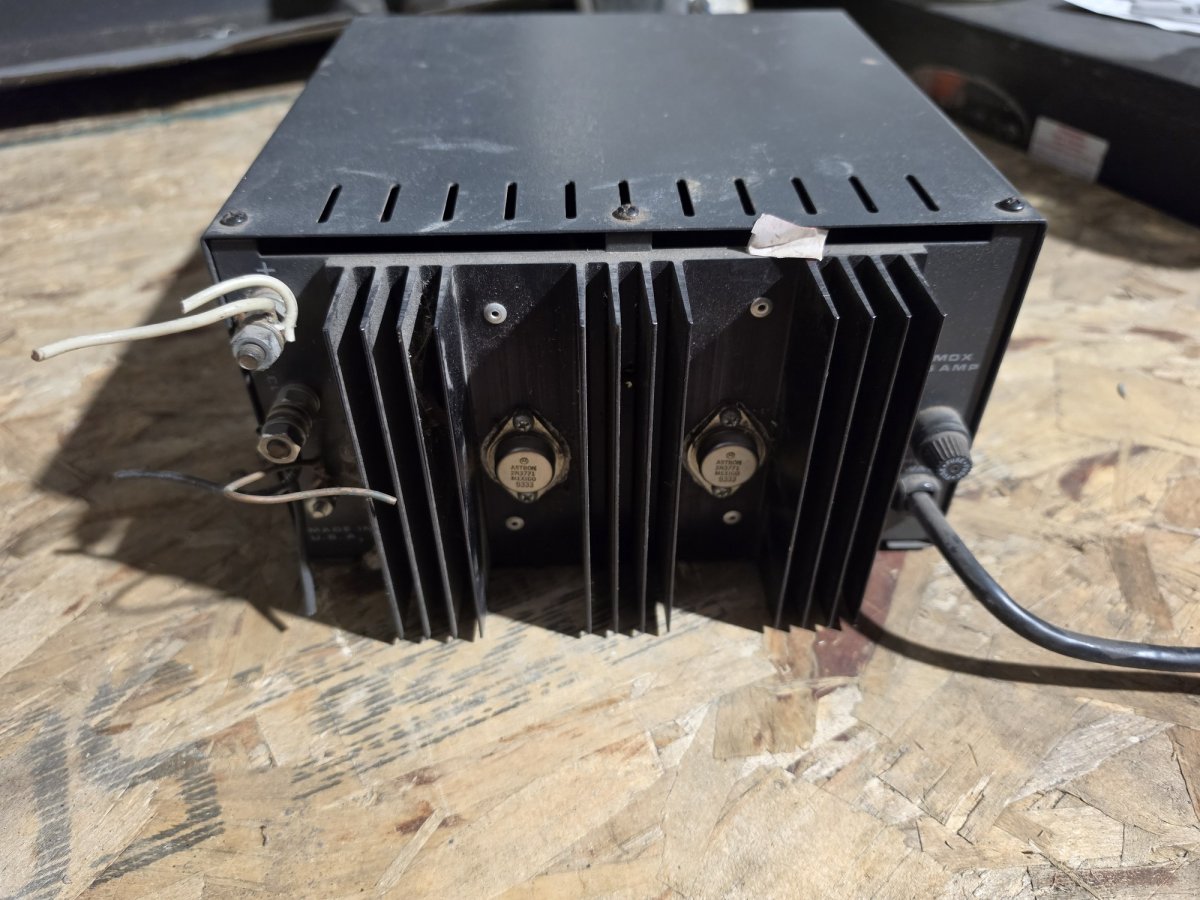 Astron RS-20A rear terminals with pigtails