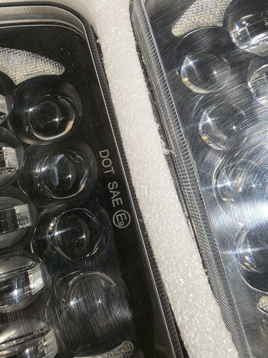 DOT SAE E9 lens marking