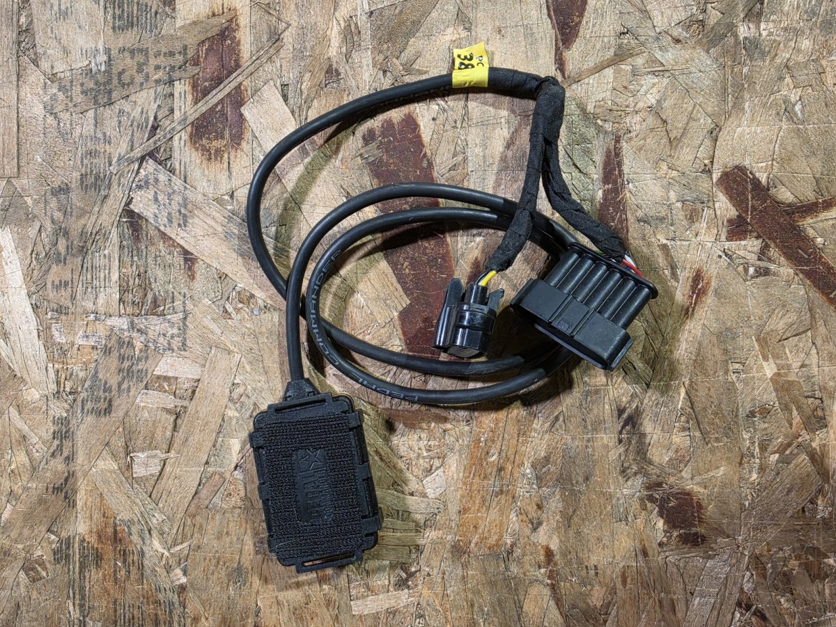 Pedal Commander PC38 harness connectors