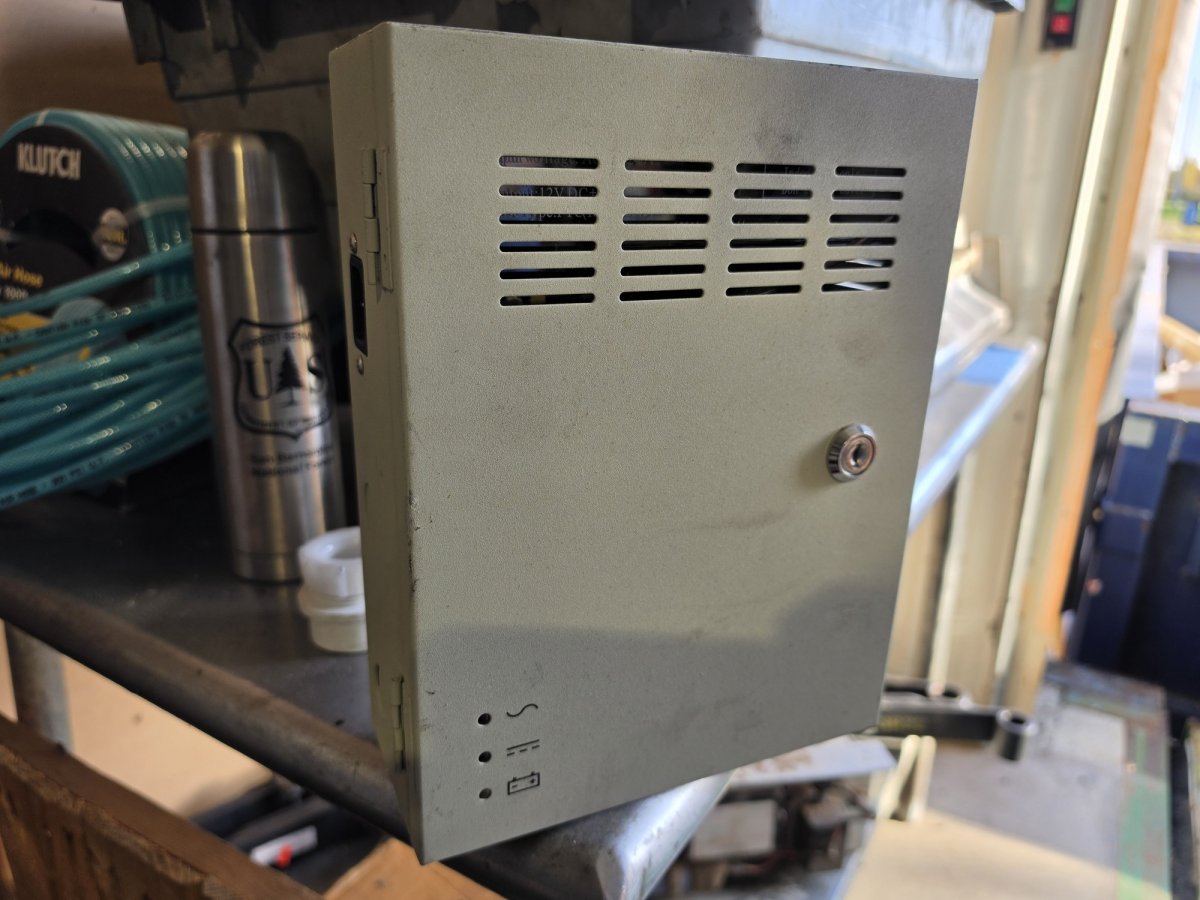 ES-1209-5A-B CCTV power supply box