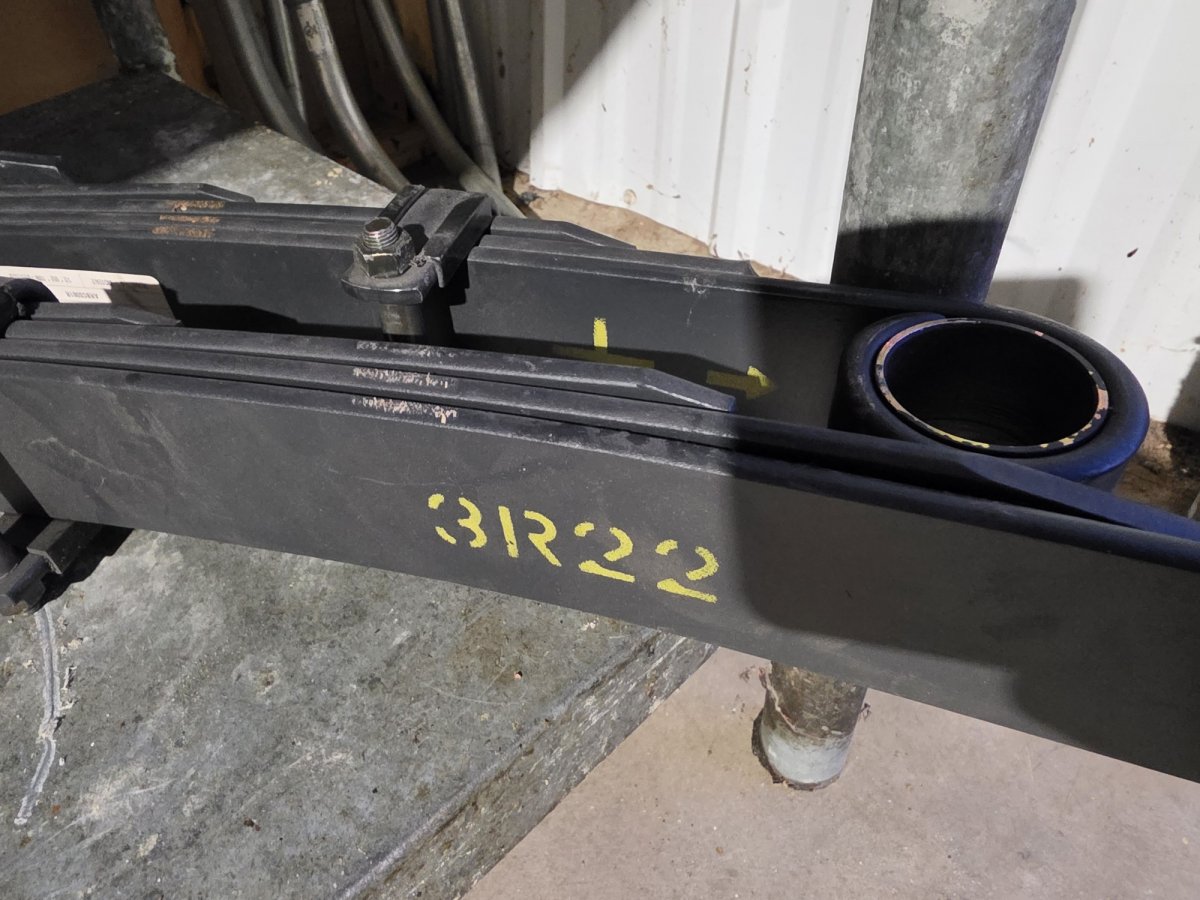 Old Man Emu CS061R rear leaf spring pair