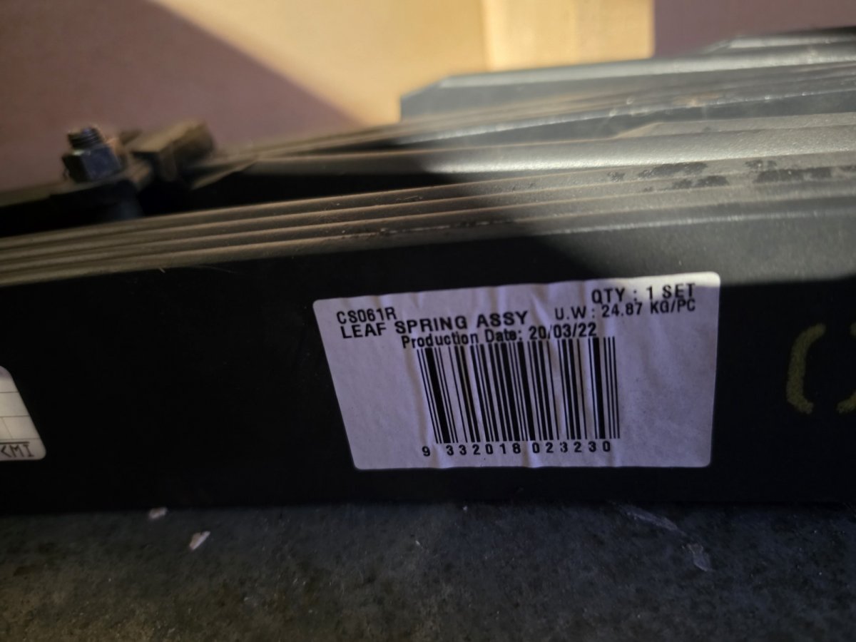 Old Man Emu CS061R rear leaf spring pair