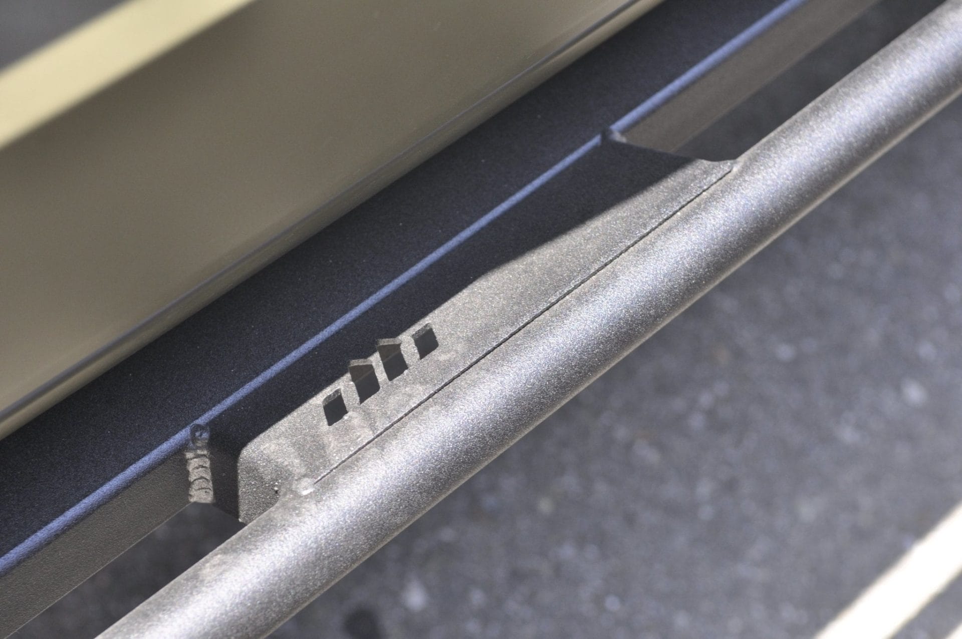 Weld-On Deluxe Rock Sliders for XJs with Frame Plating – Jeep Cherokee XJ (1984–2001)